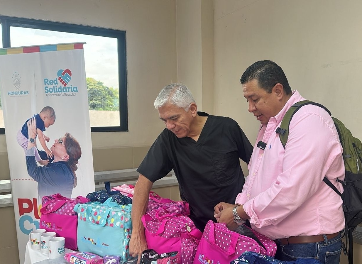 Hospital de Especialidades recibe insumos para madres y recién nacidos gracias a la Red Solidaria